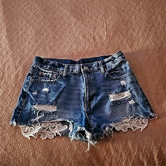 Medium wash Jean shorts - Picture 1 of 4